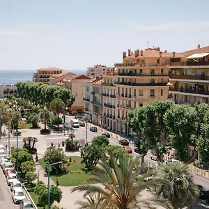 Chateauneuf 2*, Ментона Франция